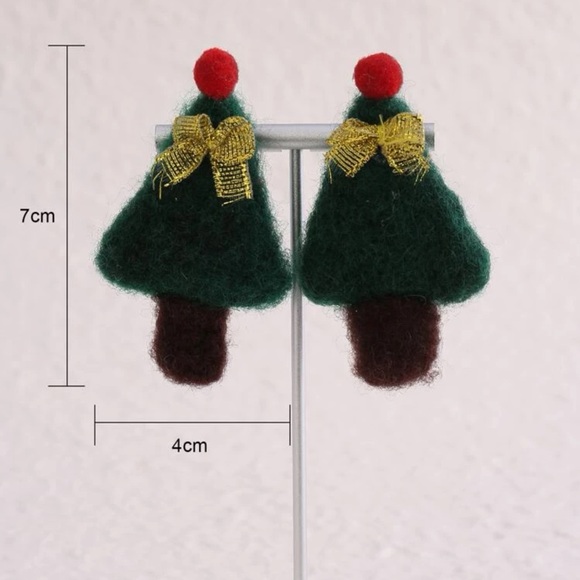 🎄 Awesome Ribbon Bow Felt Pompom Christmas Pine Tree Drop Earrings 🎄 - Picture 2 of 4